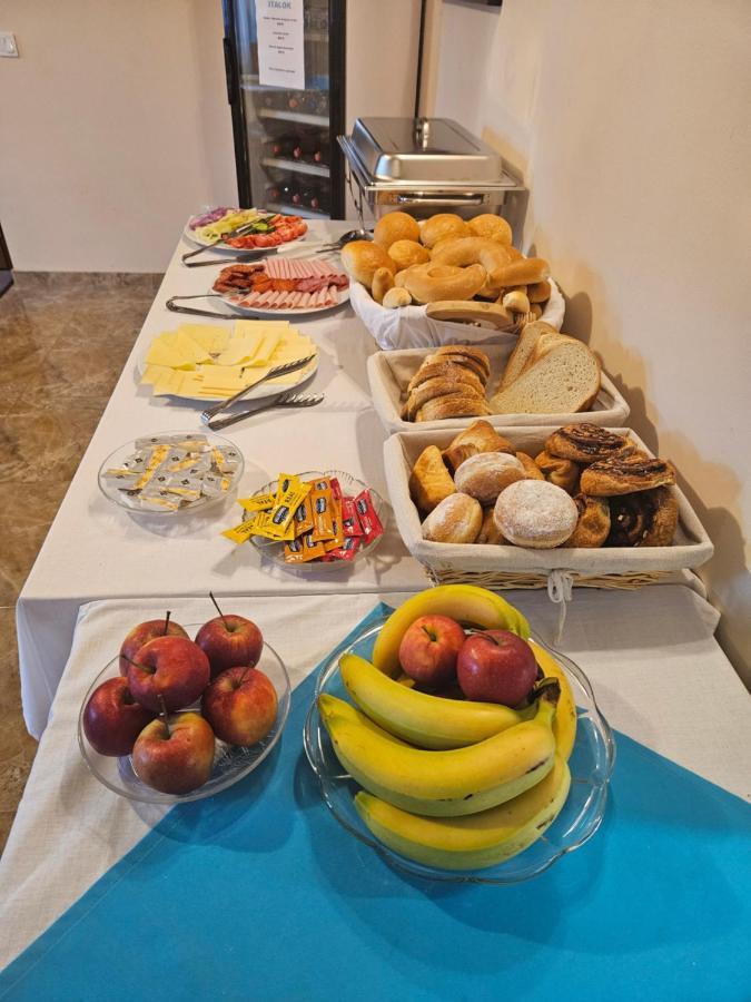 Bed and Breakfast Toroes Panzio Szabolcs Exterior foto